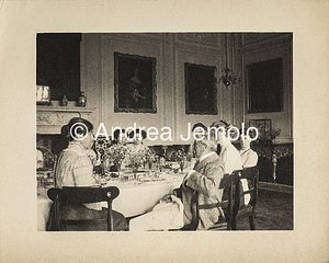  Famiglia aristocratica a pranzo | Andrea Jemolo