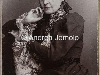  Portrait de femme russe avec la robe traditionnelle | Andrea Jemolo