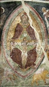 Chiesa riformata di Fex-Crasta Trinità rappresentata dentro una mandorla - affresco | Andrea Jemolo