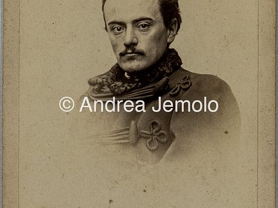  Portrait of  man dressed elegantly | Andrea Jemolo