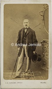  Ritratto di uomo con cilindro e bastone da passeggio | Andrea Jemolo
