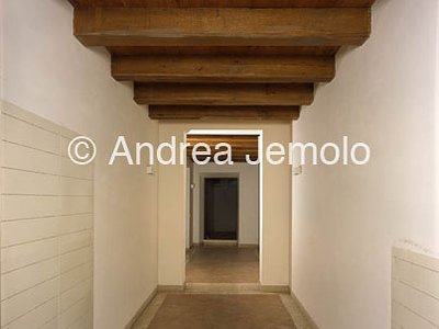 Housing buiding in via Orsini - Detail West front - Entrance | Andrea Jemolo