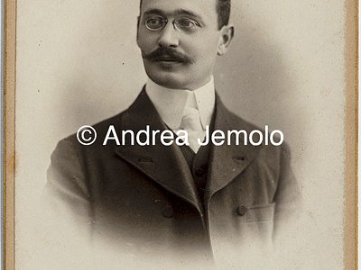  Portrait of a young man with glasses | Andrea Jemolo