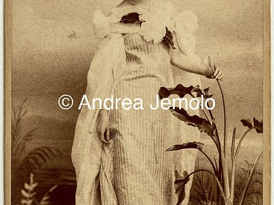  Portrait of Maria Papafava dressed with elegance | Andrea Jemolo
