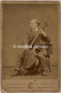 Musicista che suona il violoncello | Andrea Jemolo