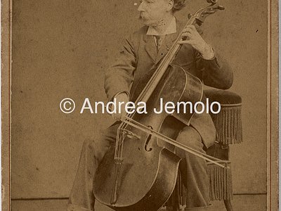  Musician playing the cello | Andrea Jemolo