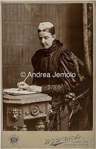 Con dedica e autografo Ritratto della scrittrice Rosa Nouchette Carey | Andrea Jemolo