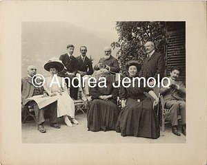  Fotografia di gruppo di una famiglia aristocratica inglese | Andrea Jemolo