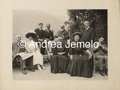  Group photo of an English aristocratic family | Andrea Jemolo