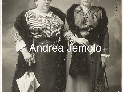  Portrait of two women of popular extraction | Andrea Jemolo