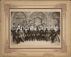  Fotografia di un gruppo di notabili della città di Agrigento | Andrea Jemolo