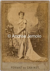  Ritratto sensuale di una giovane donna | Andrea Jemolo