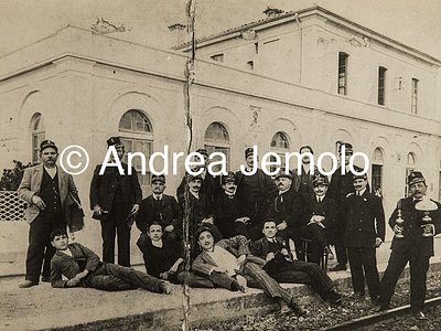  Group photo of railway workers of Monopoli station | Andrea Jemolo