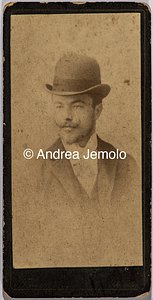  Man dressed elegantly with gloves | Andrea Jemolo