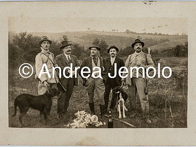  Group of hunters in the countryside of Abbruzzo | Andrea Jemolo