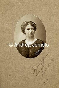 Ritratto firmato di una signora romana | Andrea Jemolo