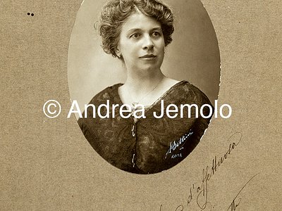  Signed portrait of a Roman lady | Andrea Jemolo