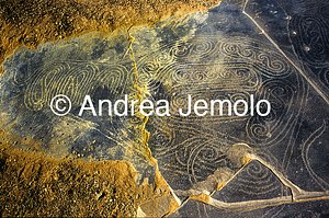  Graffiti, incisioni rupestri, oasi di Iherir, Tassili n’Ajjer, Tadart Rouge | Andrea Jemolo