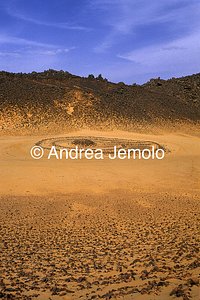  Funerary monument, pre-Islamic tomb, Tassili n’Ajjer, Tadart Rouge | Andrea Jemolo