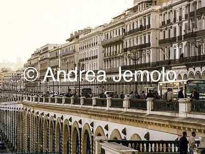  Centro storico di Algeri con l'architettura coloniale - Il lungomare | Andrea Jemolo