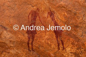  Dipinto rupestre raffigurante due guerrieri armati di lance, Tassili n’Ajjer, Tadart Rouge - Periodo del cavallo | Andrea Jemolo