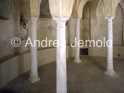 Chiesa di San Pietro al Monte Cripta | Andrea Jemolo