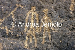  Dipinto rupestre raffigurante due uomini, Tassili n’Ajjer, Tadart Rouge - Periodo delle teste tonde | Andrea Jemolo