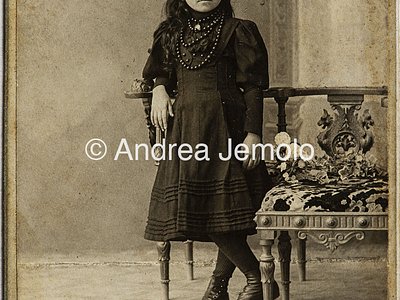  Portrait of a little girl in the photographer’s studio | Andrea Jemolo