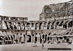  Colosseo - Interno con ancora collocate le edicole della Via Crucis | Andrea Jemolo