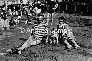  Bagnanti in una spiaggia di Ladispoli | Andrea Jemolo