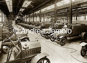 Officine Ansaldo Officina per la fabbricazione di automezzi militari | Andrea Jemolo