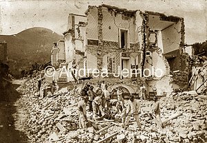  Terremoto di Casamicciola nell'isola D'Ischia - Rovine del Caffè Centrale | Andrea Jemolo