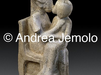Egyptian museum Akhenhaton kisses his daughter, Tell el-Amarna | Andrea Jemolo