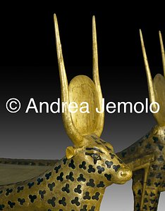 Museo Egizio Teste di mucca del letto di Tutankhamon, Tebe | Andrea Jemolo