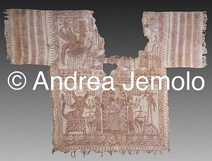 Museo Egizio Abito sacro di lino con iscrizioni rosse | Andrea Jemolo