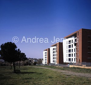 Palazzine in via Aspertini Amico Insieme del complesso fronte nord-est | Andrea Jemolo