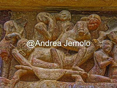 Lakshmana Temple Scene of sexual intercourse and the preparation of an aphrodisiac - south facade | Andrea Jemolo