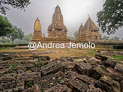 Temples Kandariya Mahadeva, Mahadeva, Devi Jagadami seen from west with archaeological finds Temples Kandariya Mahadeva, Mahadeva, Devi Jagadami seen from west with archaeological finds | Andrea Jemolo