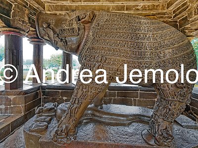 Varaha Temple Varaha, the boar and the remains of the deesse Prthviet and the snake Sesa | Andrea Jemolo