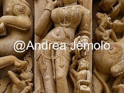 Parshvanatha Temple Surasundari applying eye makeup | Andrea Jemolo