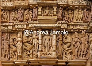 Tempio Parshvanatha Gruppo scultoreo della cappella ovest con Jina e Tirthankara | Andrea Jemolo