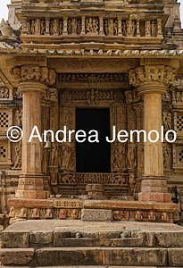 Tempio Parshvanatha Porta di ingresso col porticato | Andrea Jemolo