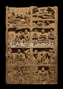 Museo archeologico di Sarnath Gli otto grandi eventi nella vita di Buddha - Scultura in pietra arenaria | Andrea Jemolo