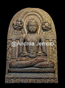 Museo archeologico di Sarnath Buddha mentre prega | Andrea Jemolo