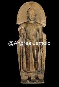 Museo archeologico di Sarnath Buddha nel gesto di protezione | Andrea Jemolo