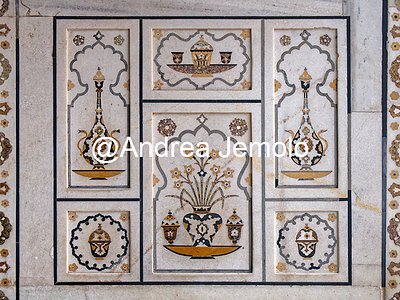 The tomb of I'timād-ud-Daulah Pietra dura on mausoleum interior wall | Andrea Jemolo