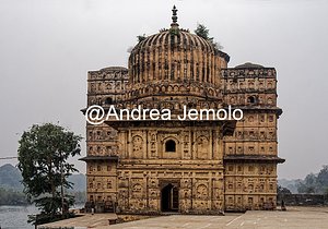 Raja Mahal or Raja Mandir Cenotafi o Chhatri Reali | Andrea Jemolo