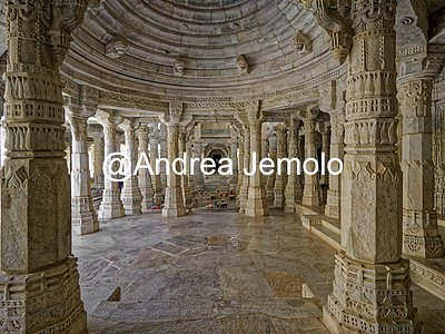 Ranakpur Jain temple - Chaturmukha Dharana Vihara Interior of the temple | Andrea Jemolo