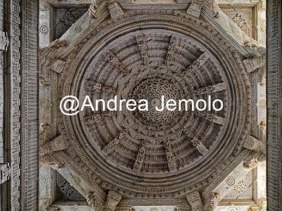 Ranakpur Jain temple - Chaturmukha Dharana Vihara Ceiling detail | Andrea Jemolo
