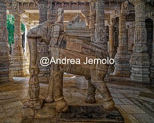 Tempio giainista di Ranakpur Scultura di un elefante | Andrea Jemolo
